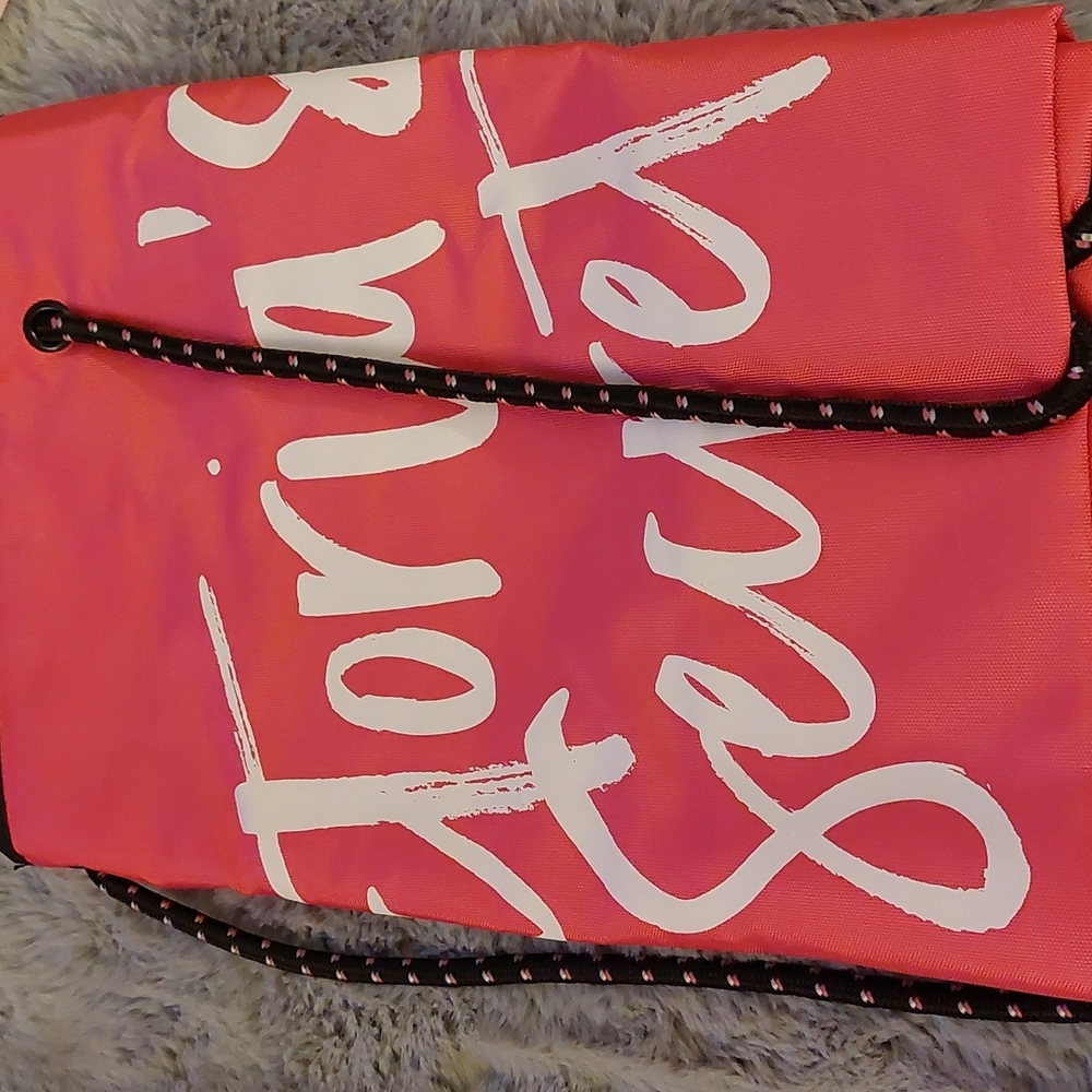 Vs Tote